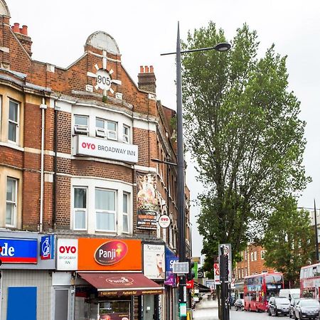 The Broadway Hotel - London Heathrow Саутхолл Экстерьер фото