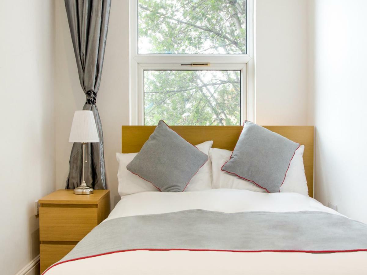 The Broadway Hotel - London Heathrow Саутхолл Экстерьер фото